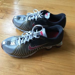 Men’s Nike Shox Size 10.5